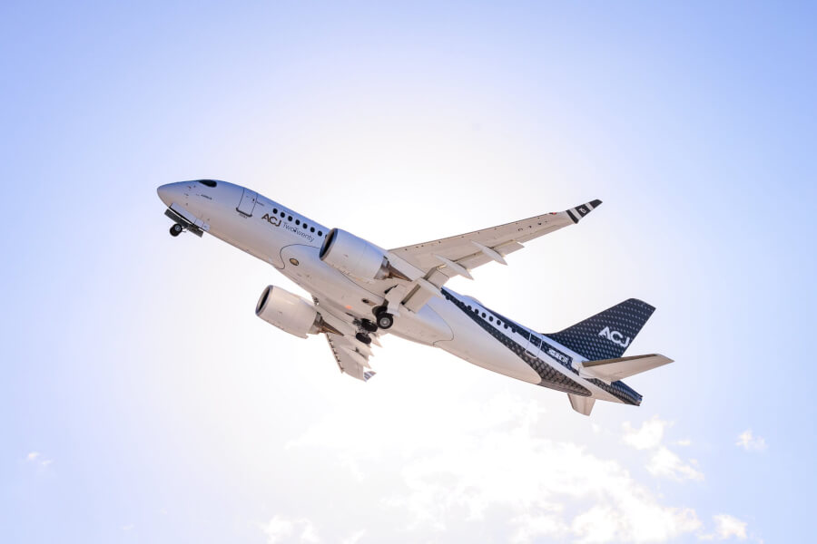 First-ever ACJ TwoTwenty delivered to Comlux