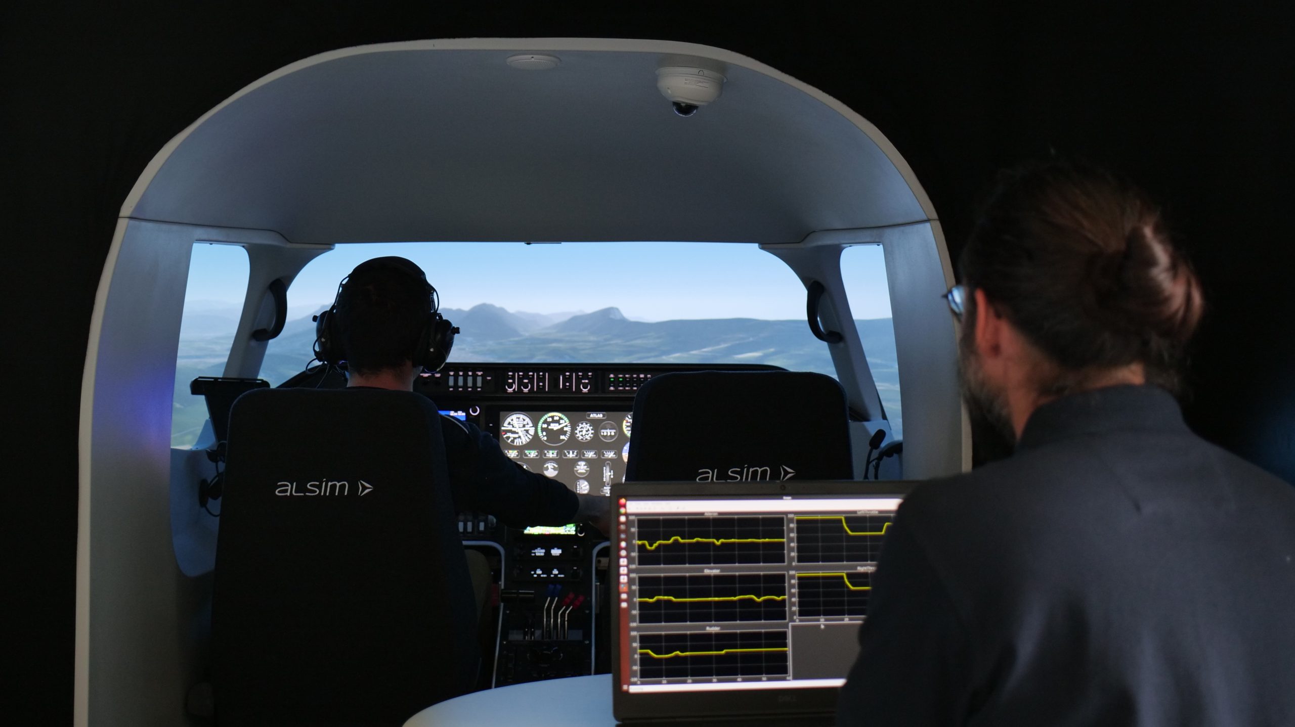 ALSIM wins deal for AL250 simulator