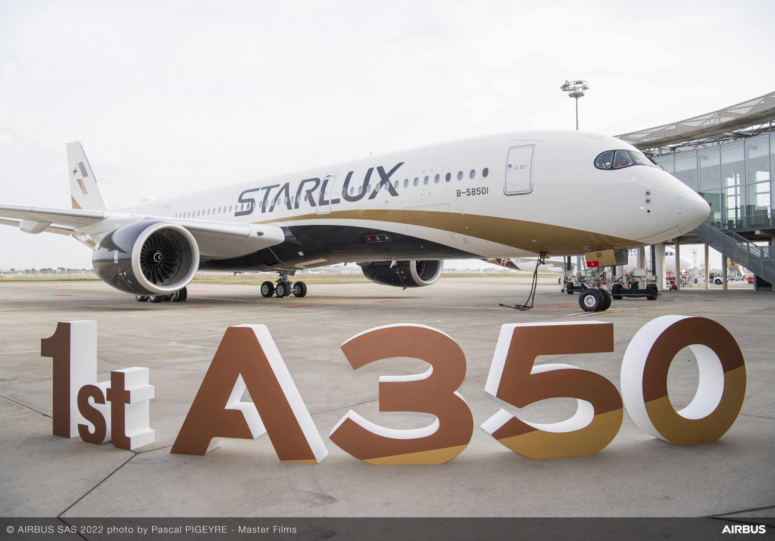 STARLUX takes delivery of first A350-900