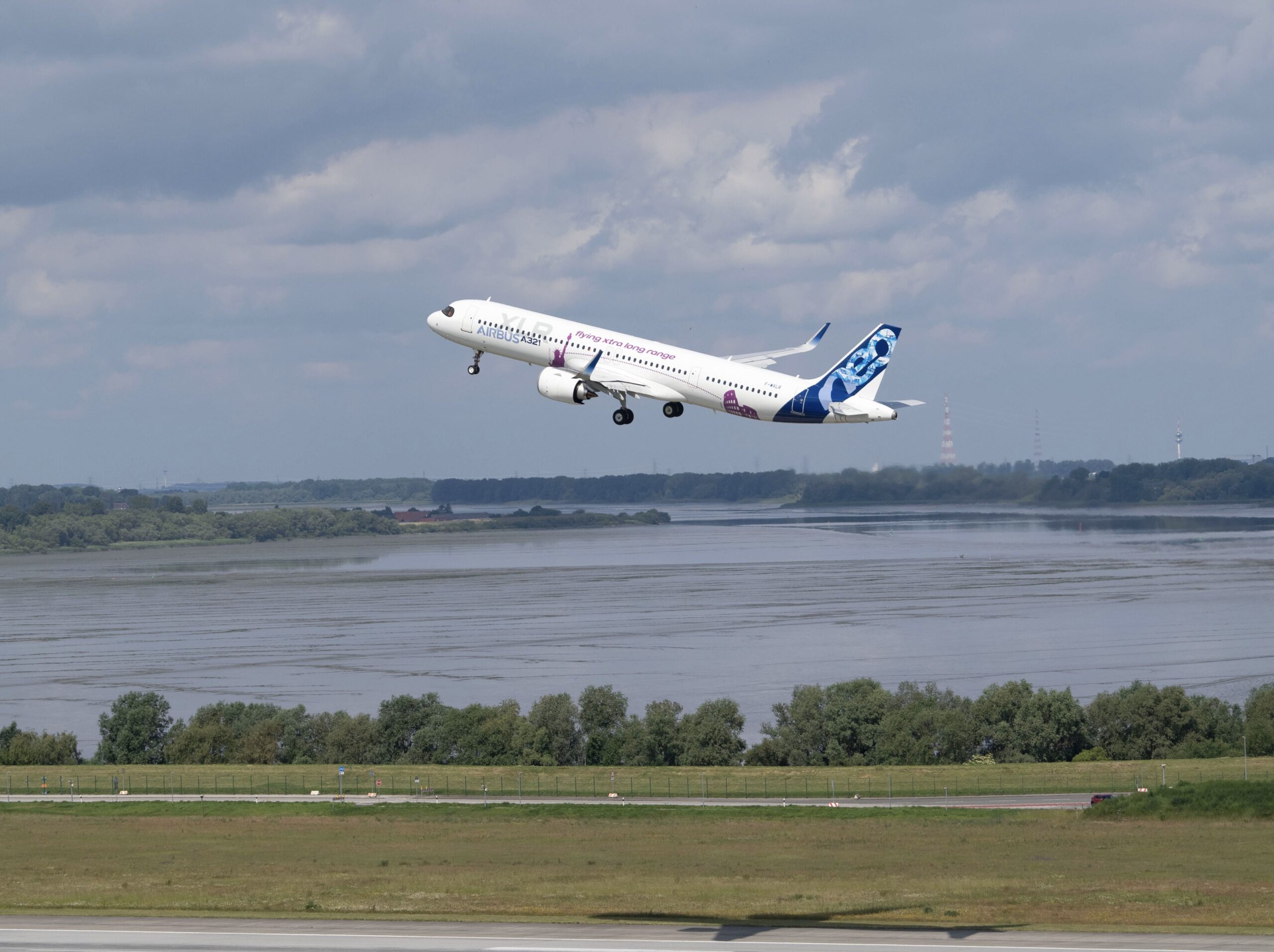 Airbus A321XLR completes first flight