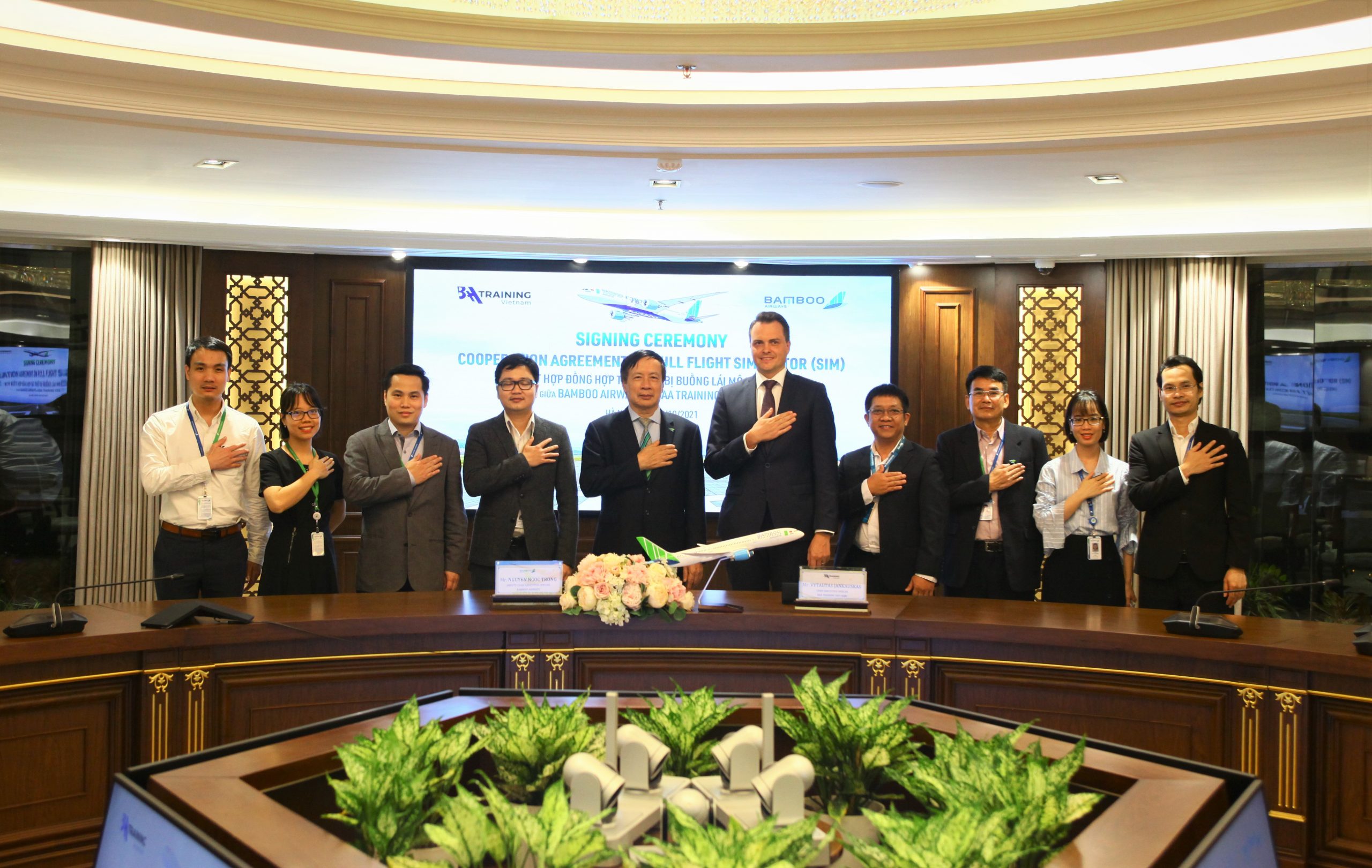 BAA Training Vietnam, Bamboo Airways sign deal; ALSIM sells AL250 to UTEK flight school