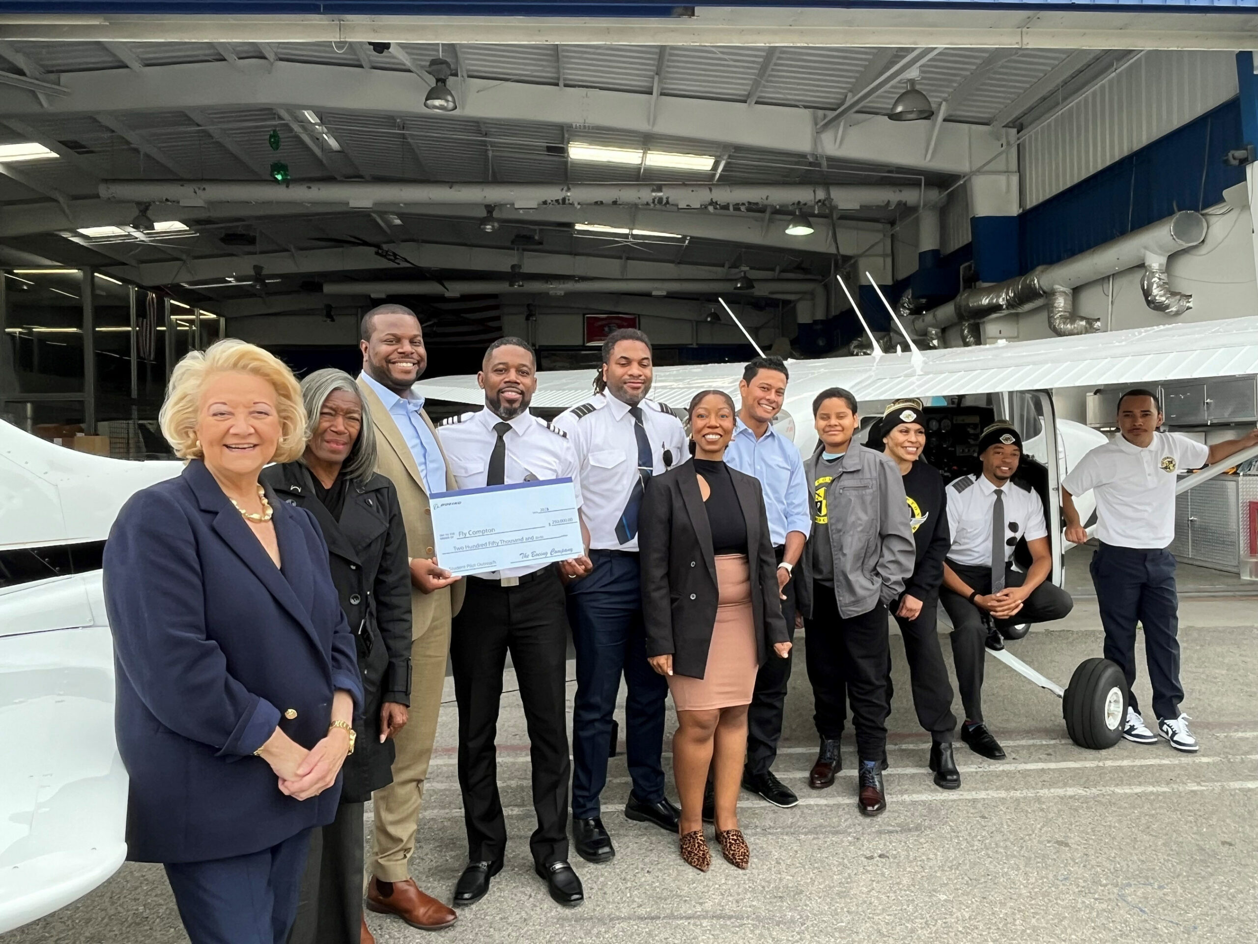 Boeing announces scholarships for pilot training; Embraer offers scholarships for MS degree