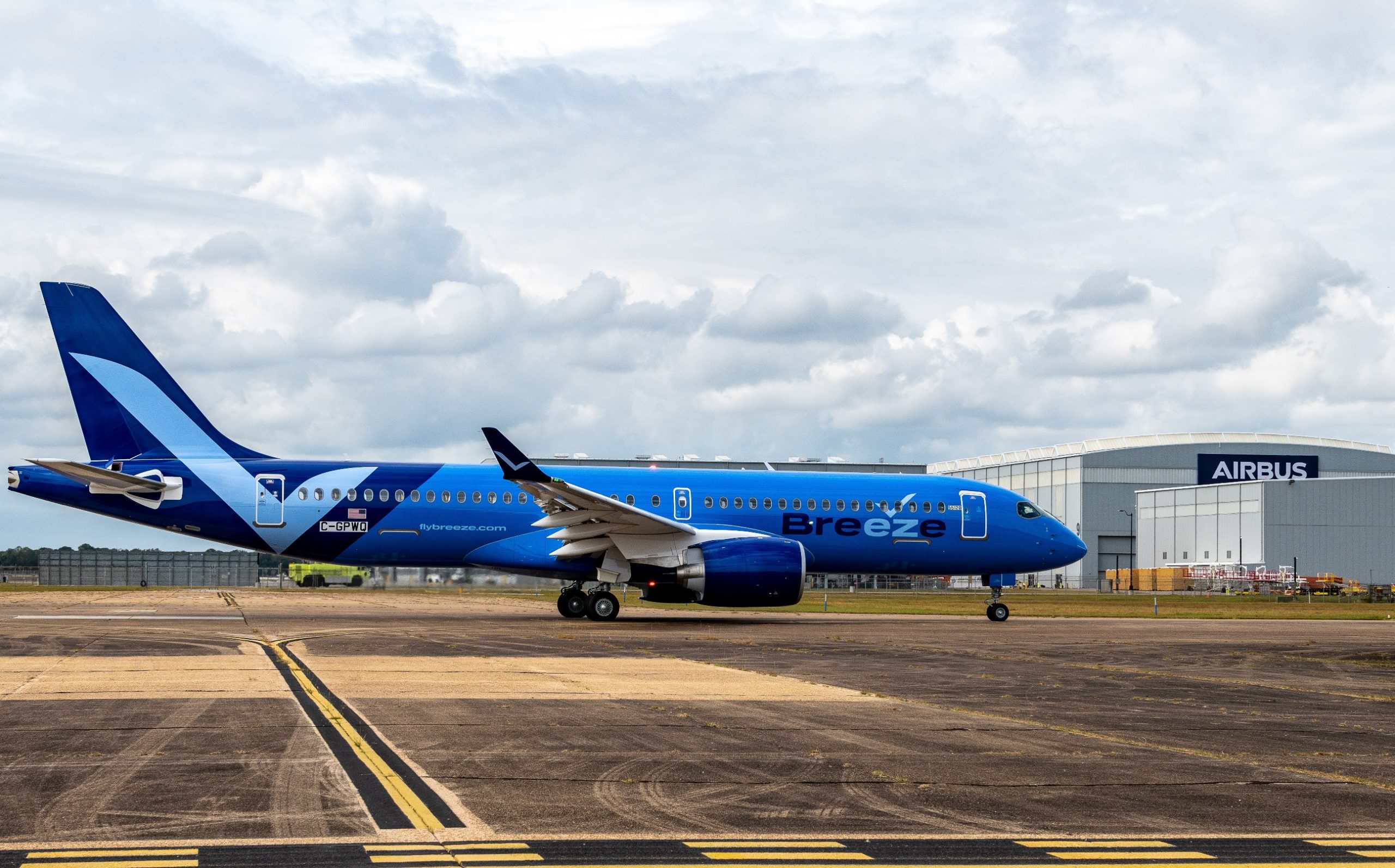 Breeze Airways unveils first of 80 Airbus A220s on order