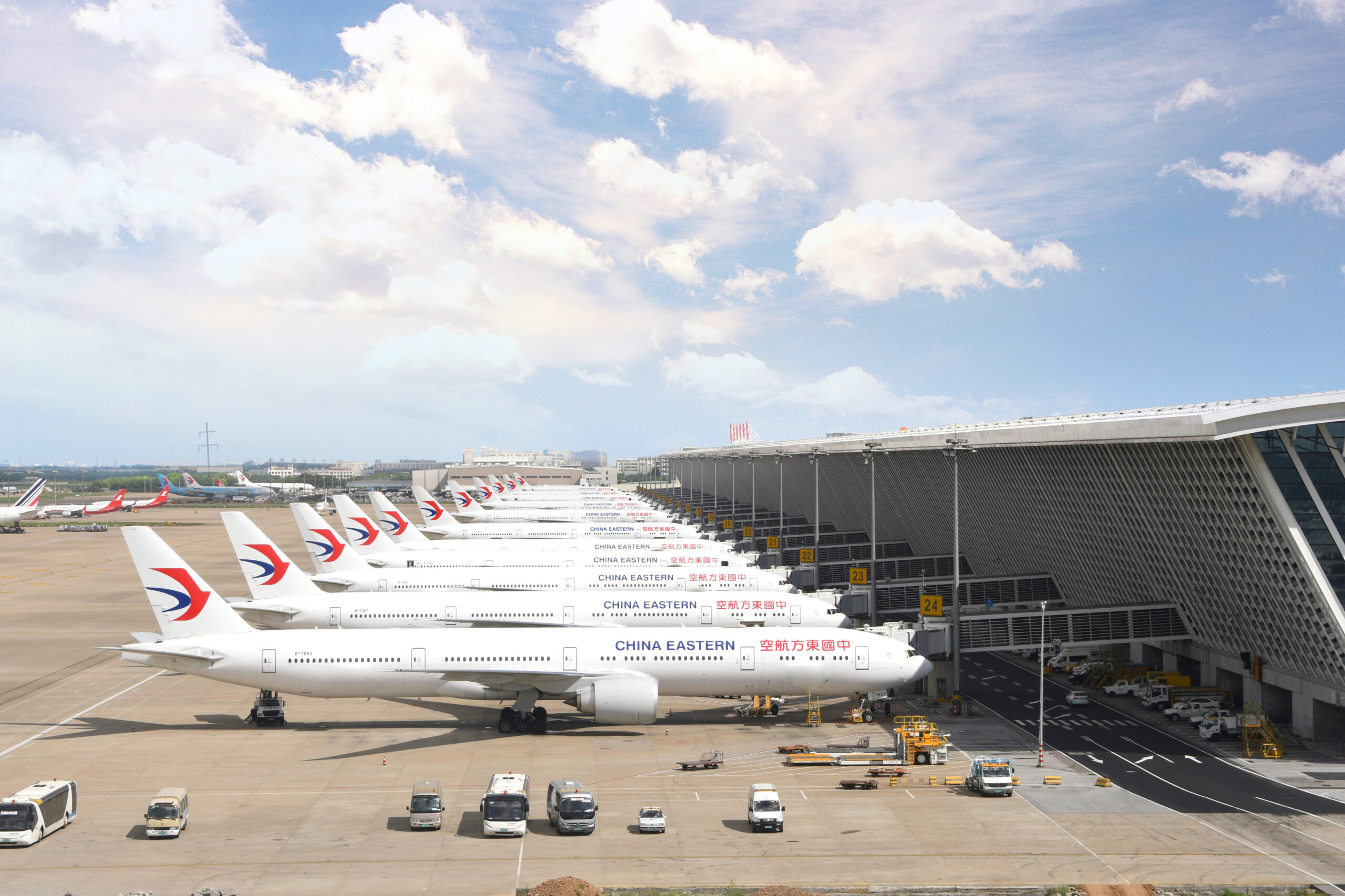 China Eastern retooling international routes
