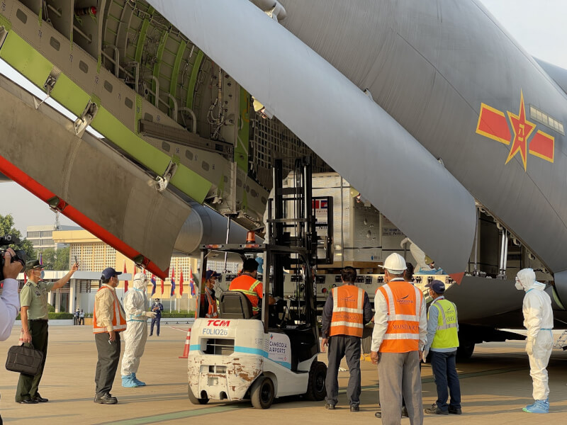 First COVID-19 vaccines arrive at Phnom Penh Airport