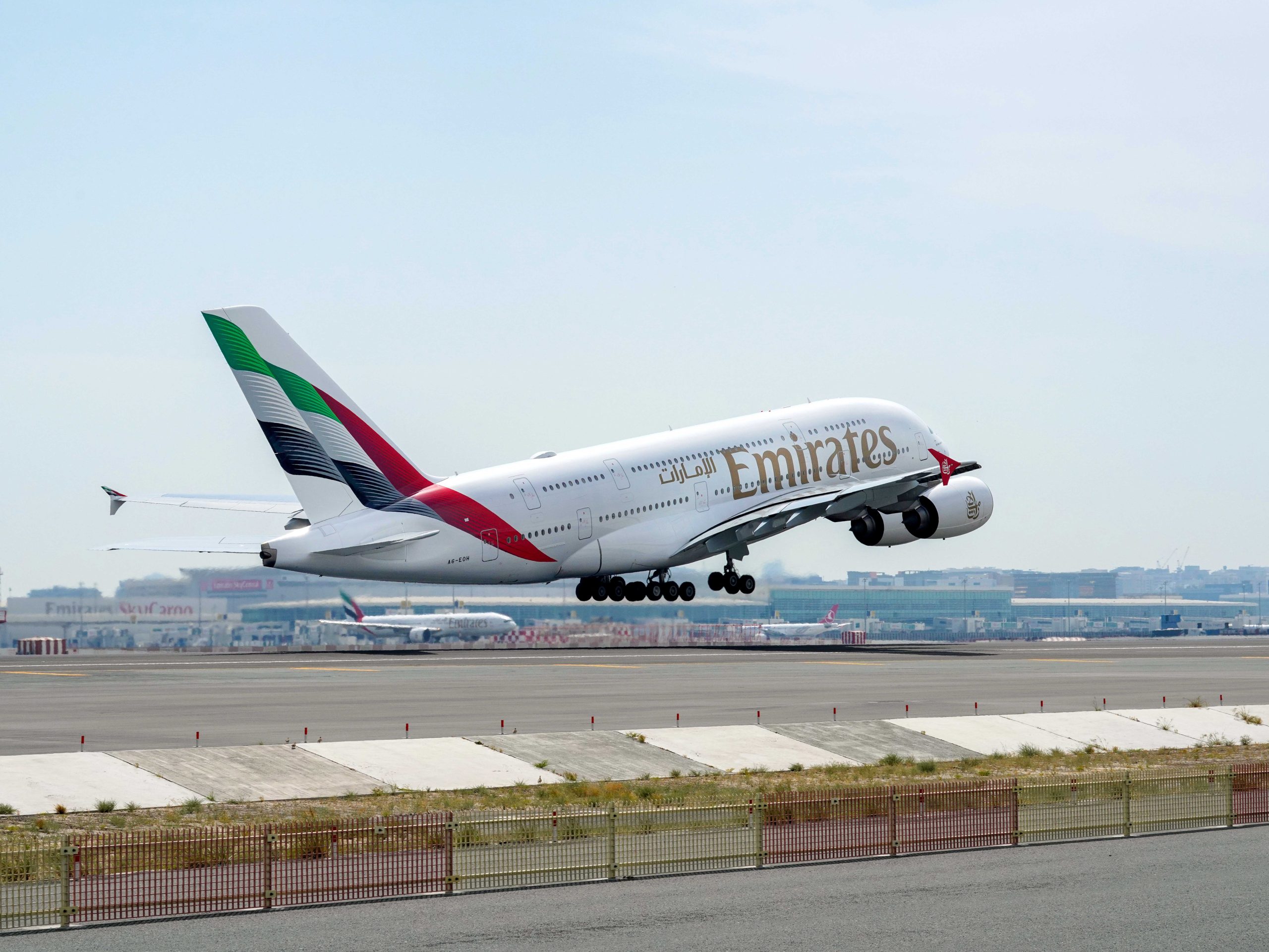 Stratos sells leased A380 to Emirates