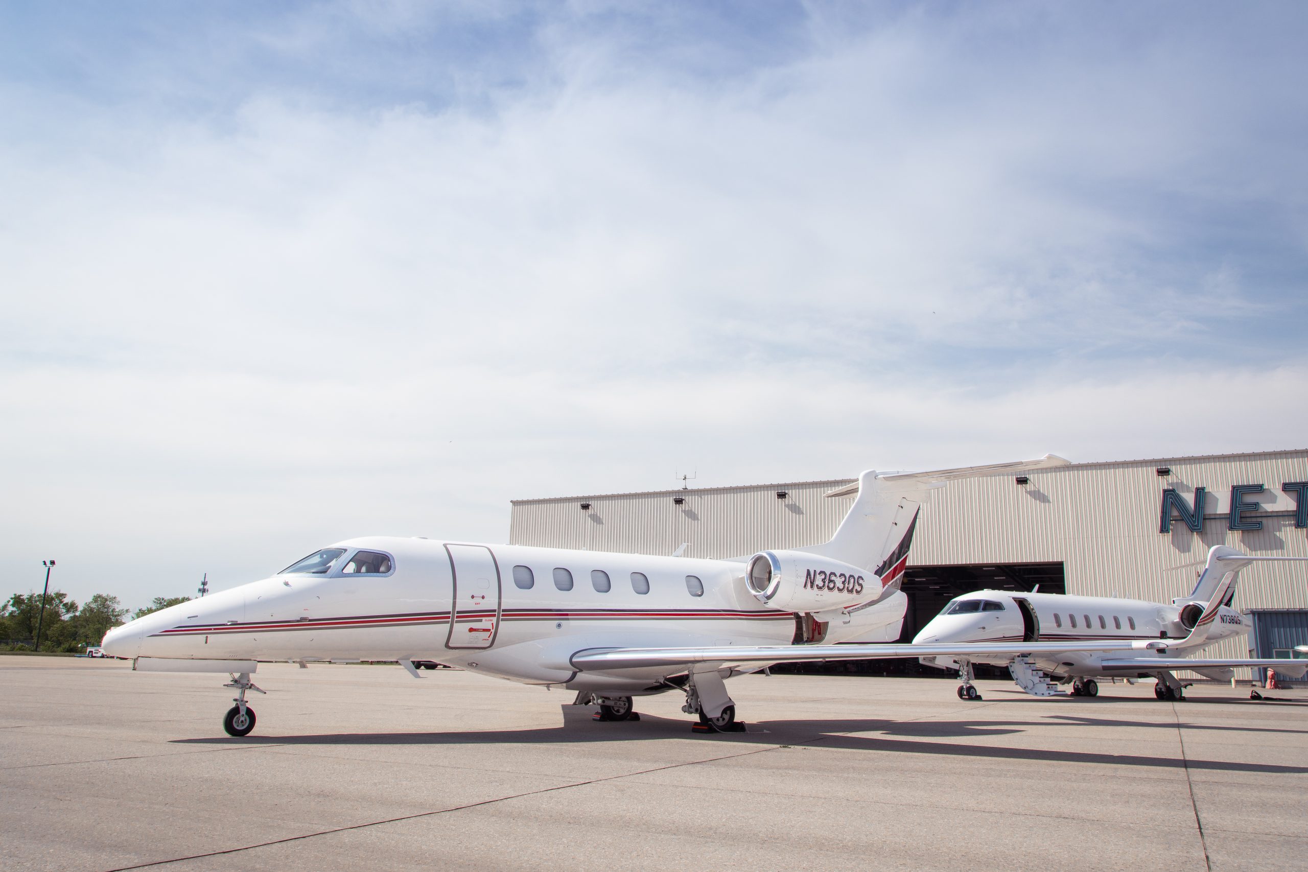 NetJets adds 100 Embraer Phenom 300s