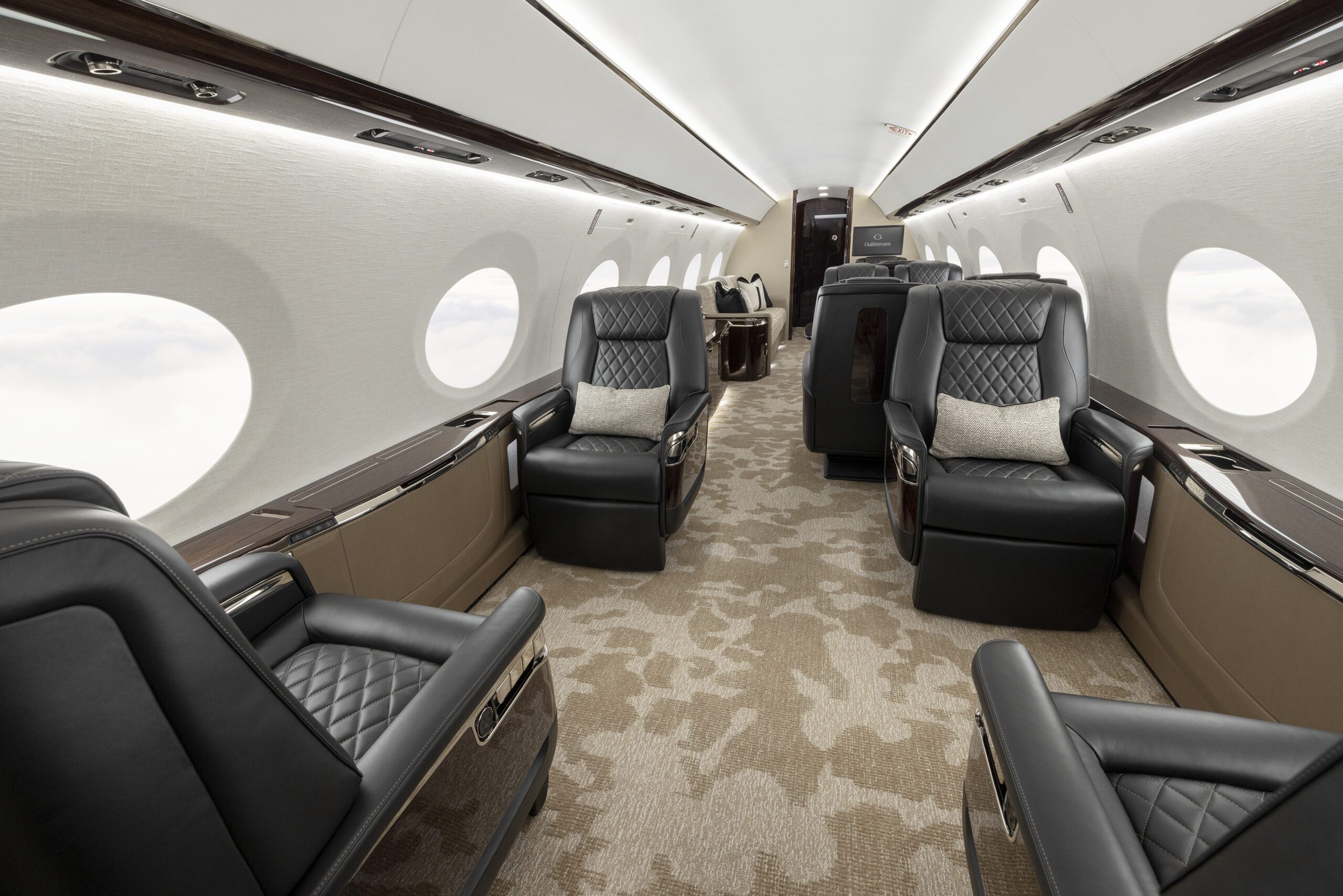 First outfitted Gulfstream G800 takes flight