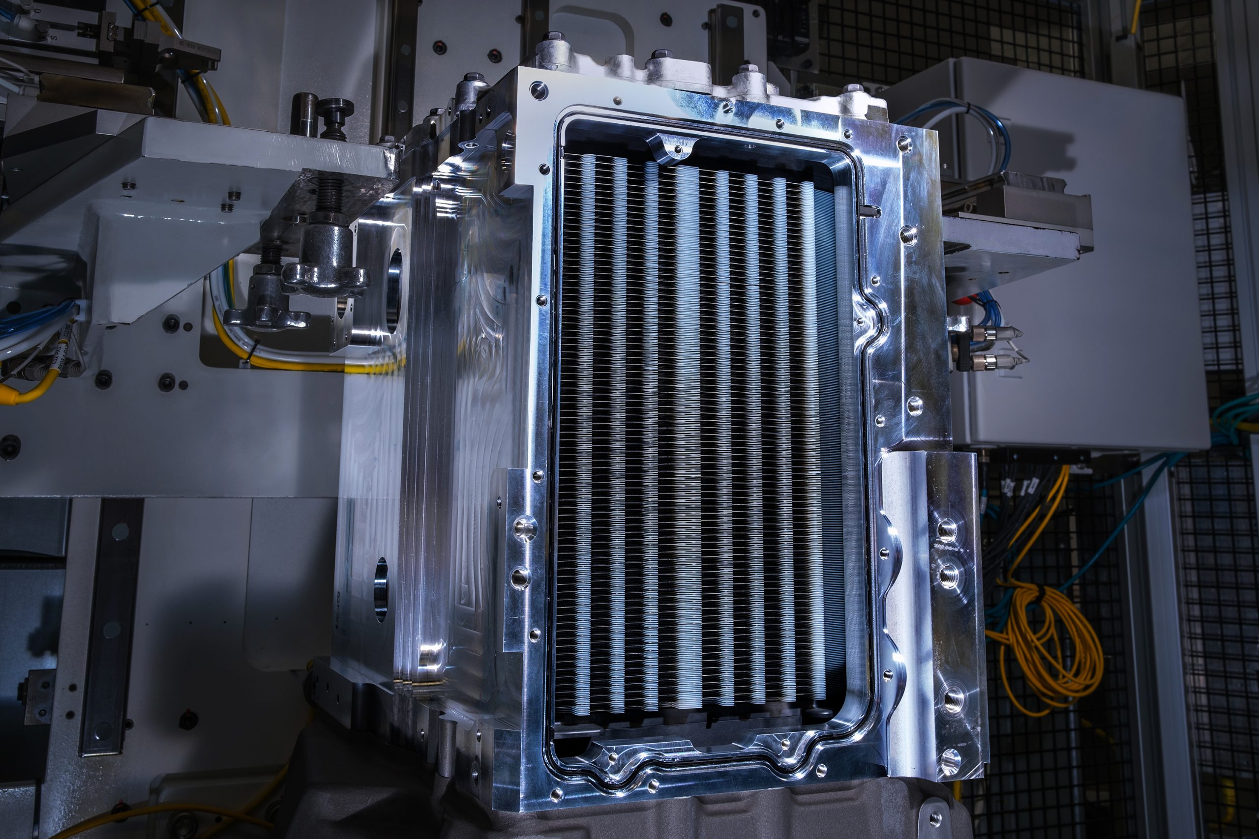GM, Liebherr-Aerospace to collaborate on aerospace hydrogen fuel cell