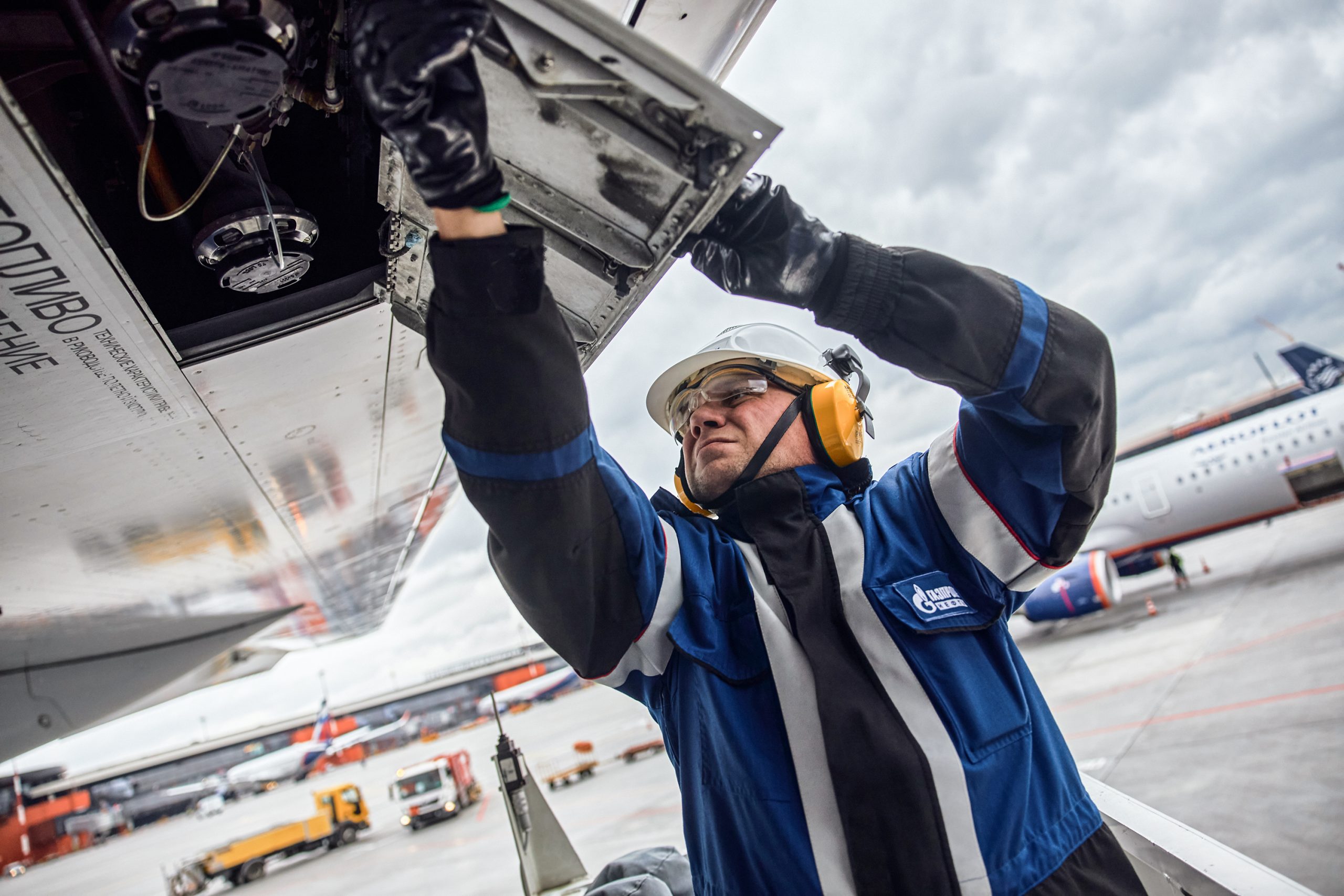 Gazprom Neft creates alliance to bring sustainable fuel to Russian airports