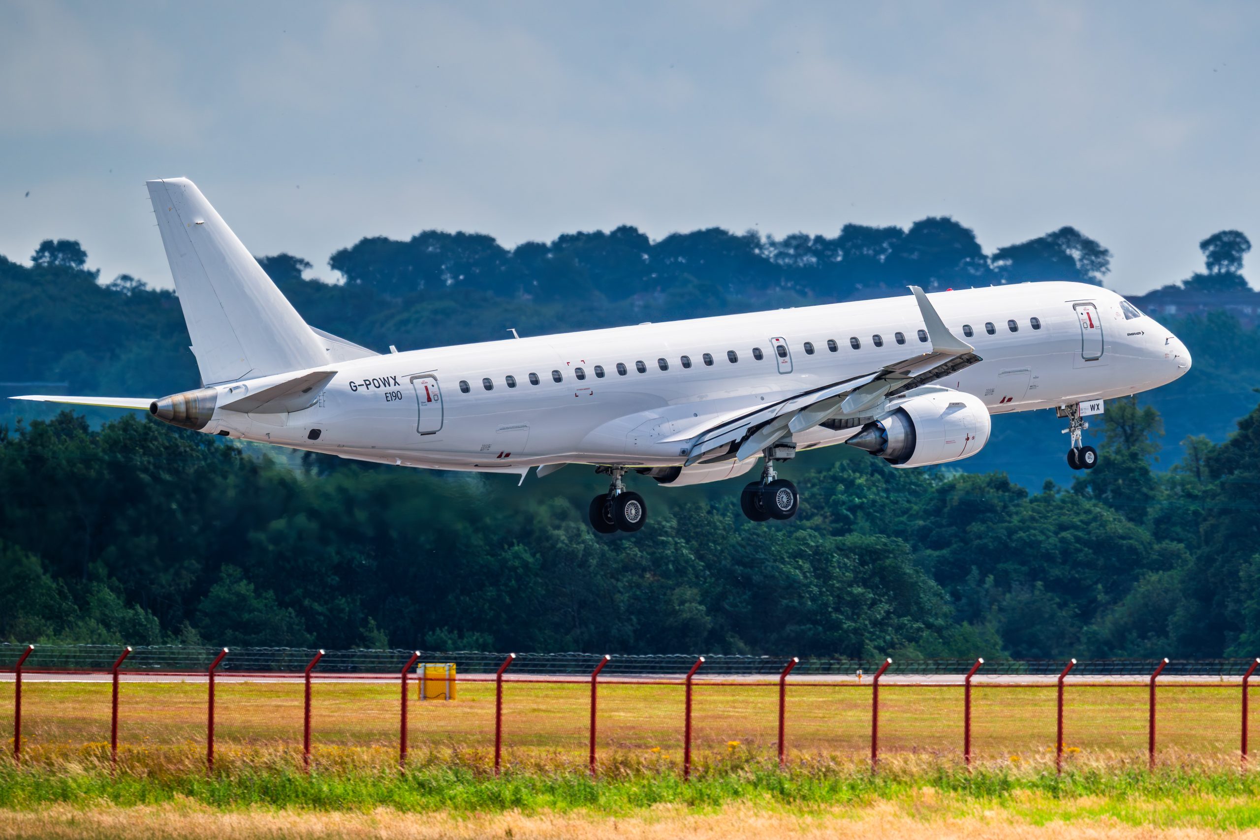 TrueNoord sells E190 to Titan Airways
