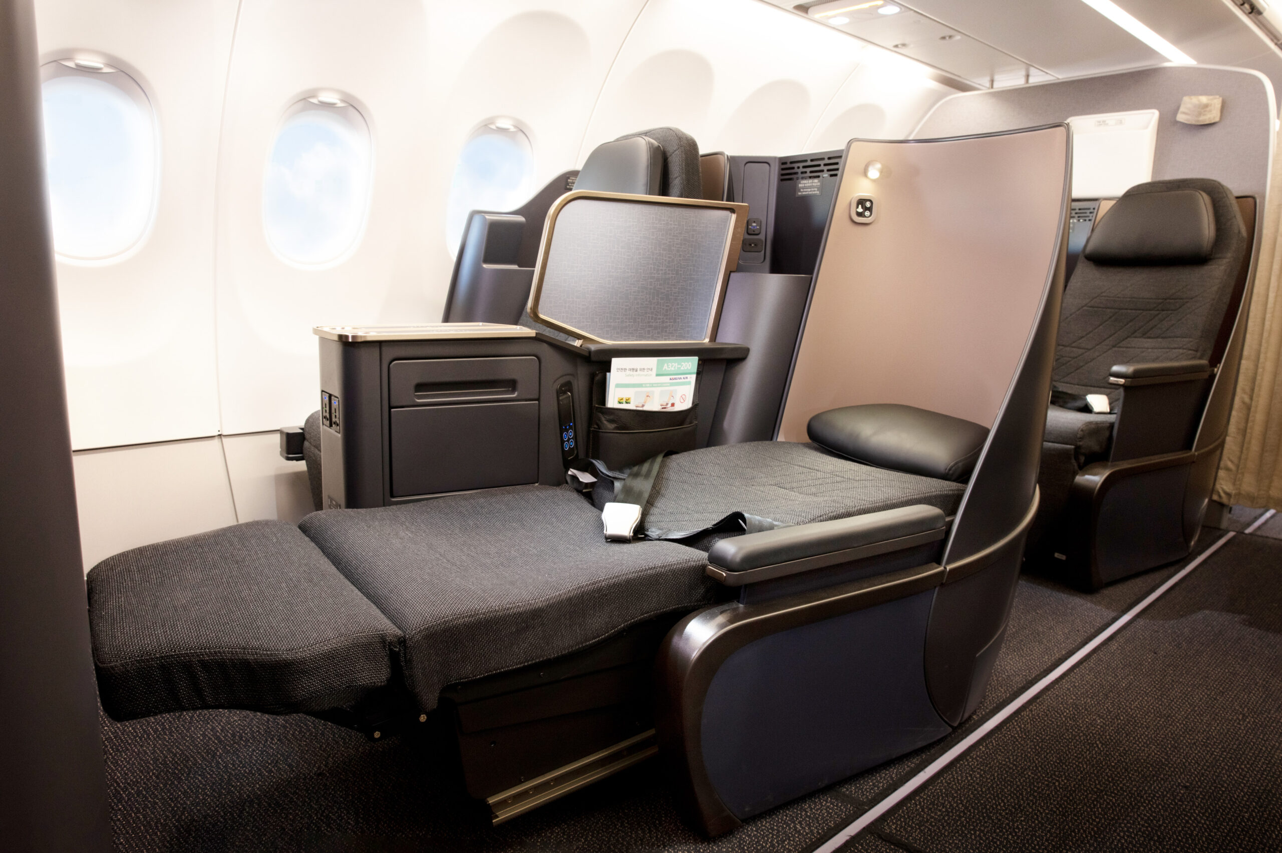 Korean Air introduces Airbus 321neo with lie-flat business seats