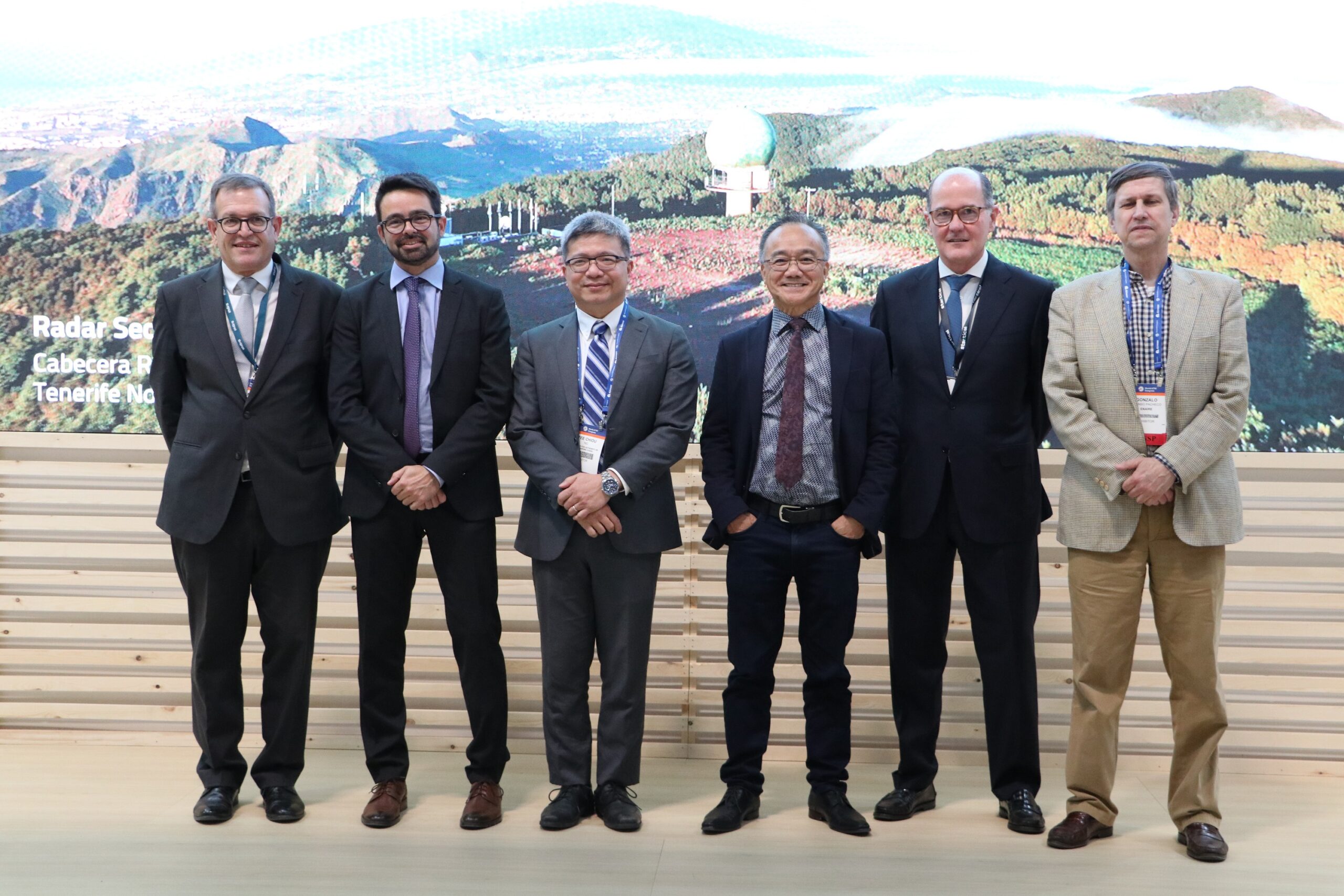 Singapore’s CAAS, OSTIn, SITA sign MOU for VHF comms between pilots and controllers