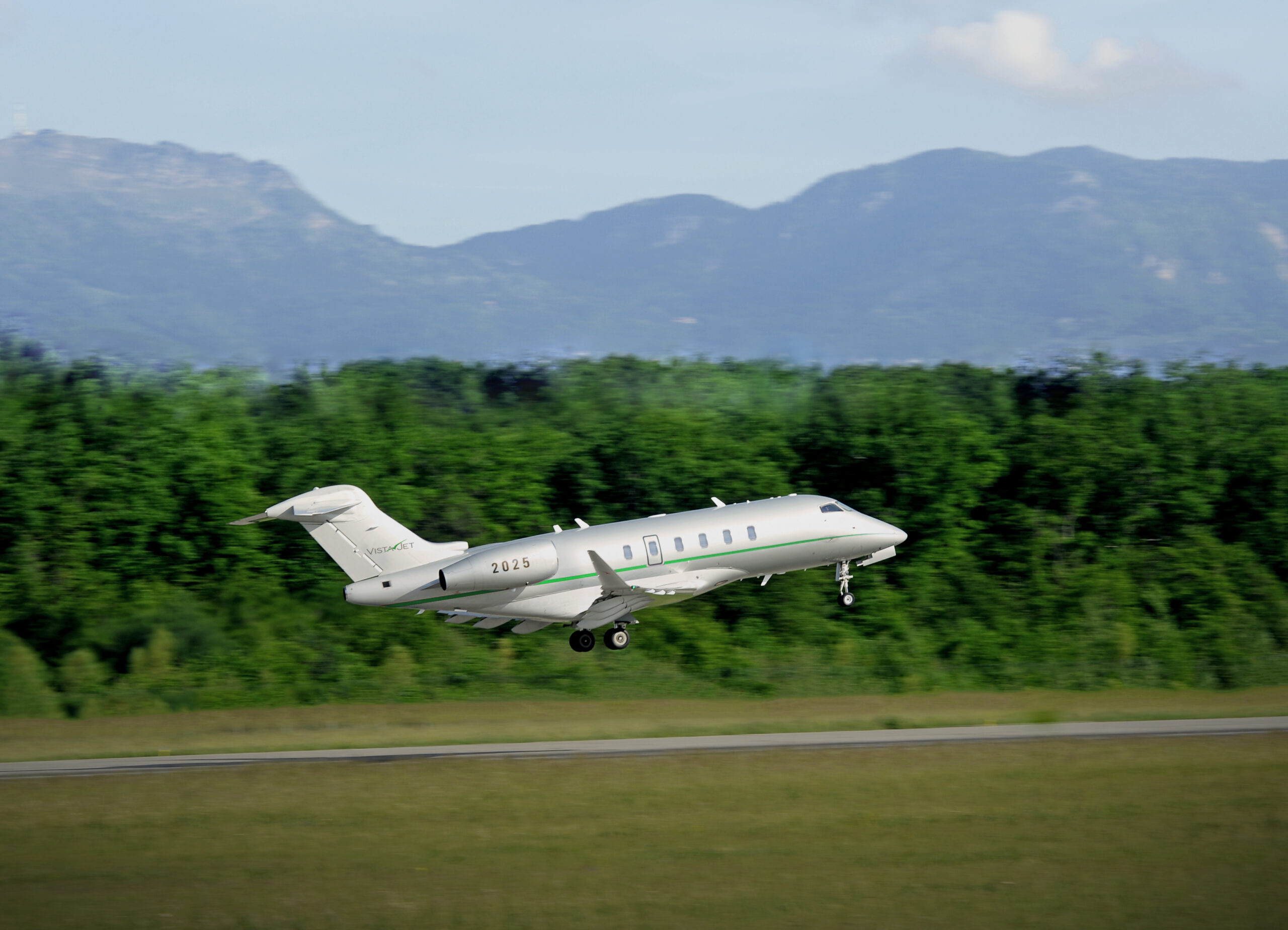 VistaJet pledges to be carbon neutral by 2025