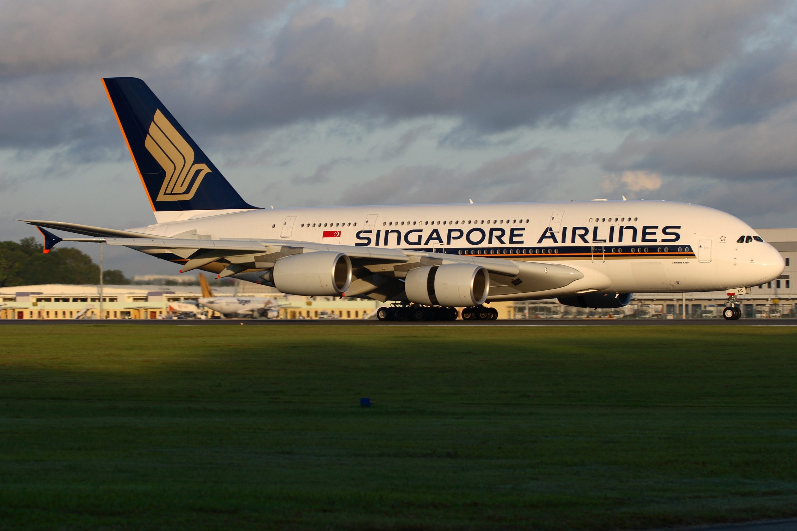 COVID-19: Singapore Airlines April traffic falls off a cliff