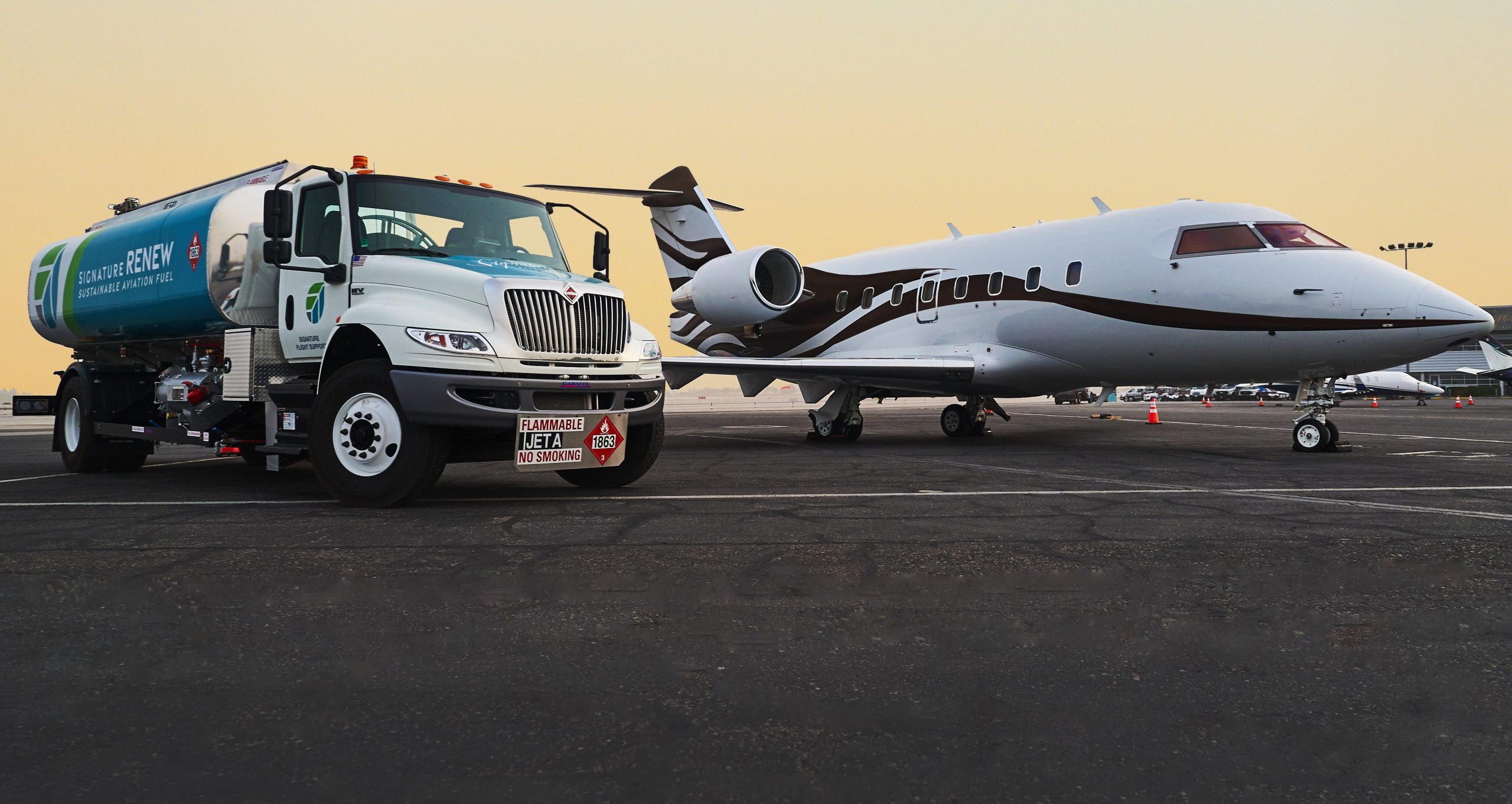 Bombardier signs deal with Signature; Jet maker names Collins as preferred provider for connectivity