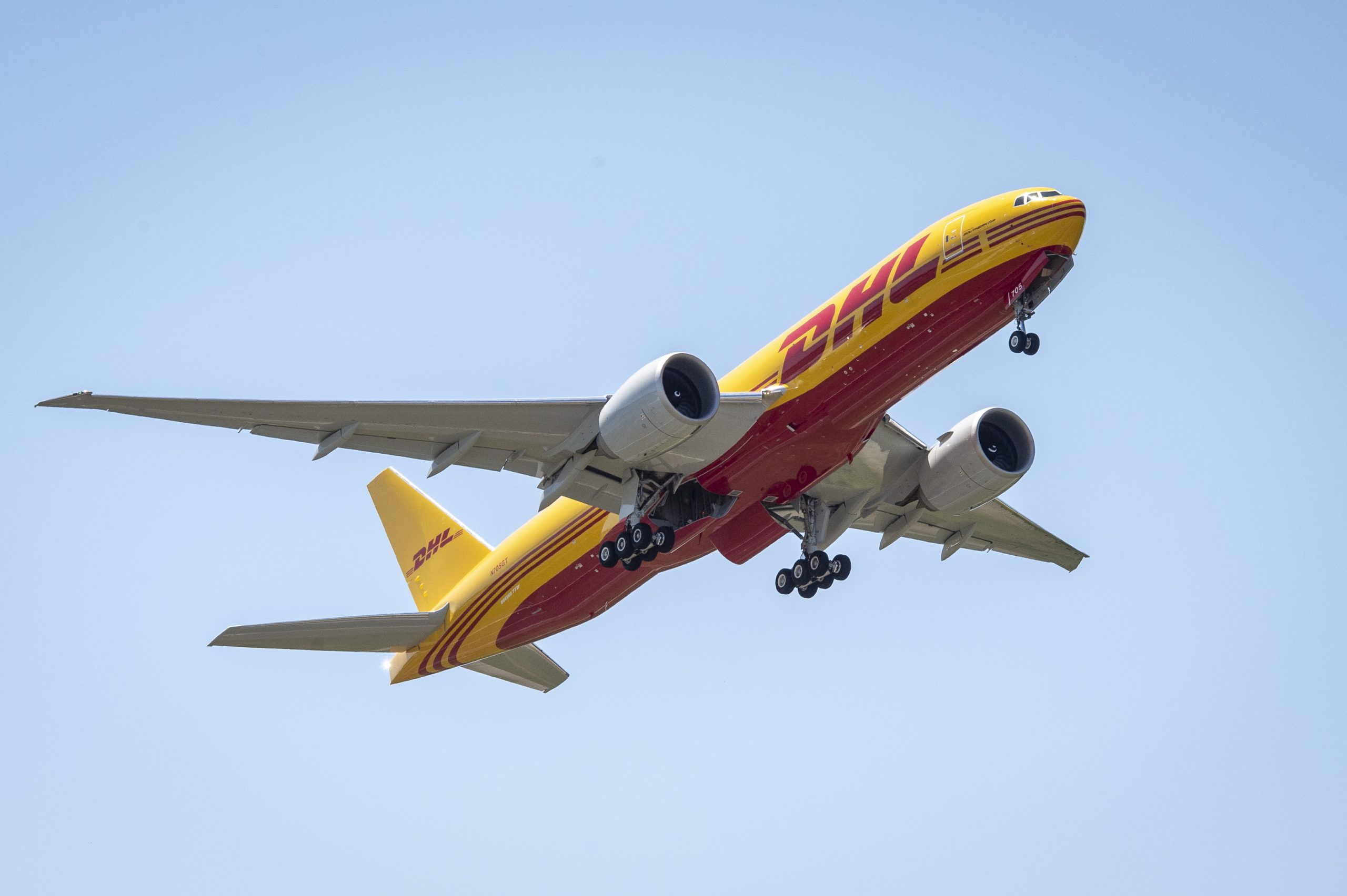 DHL Express, Singapore Airlines renew crew/MRO deal Changi-based freighters