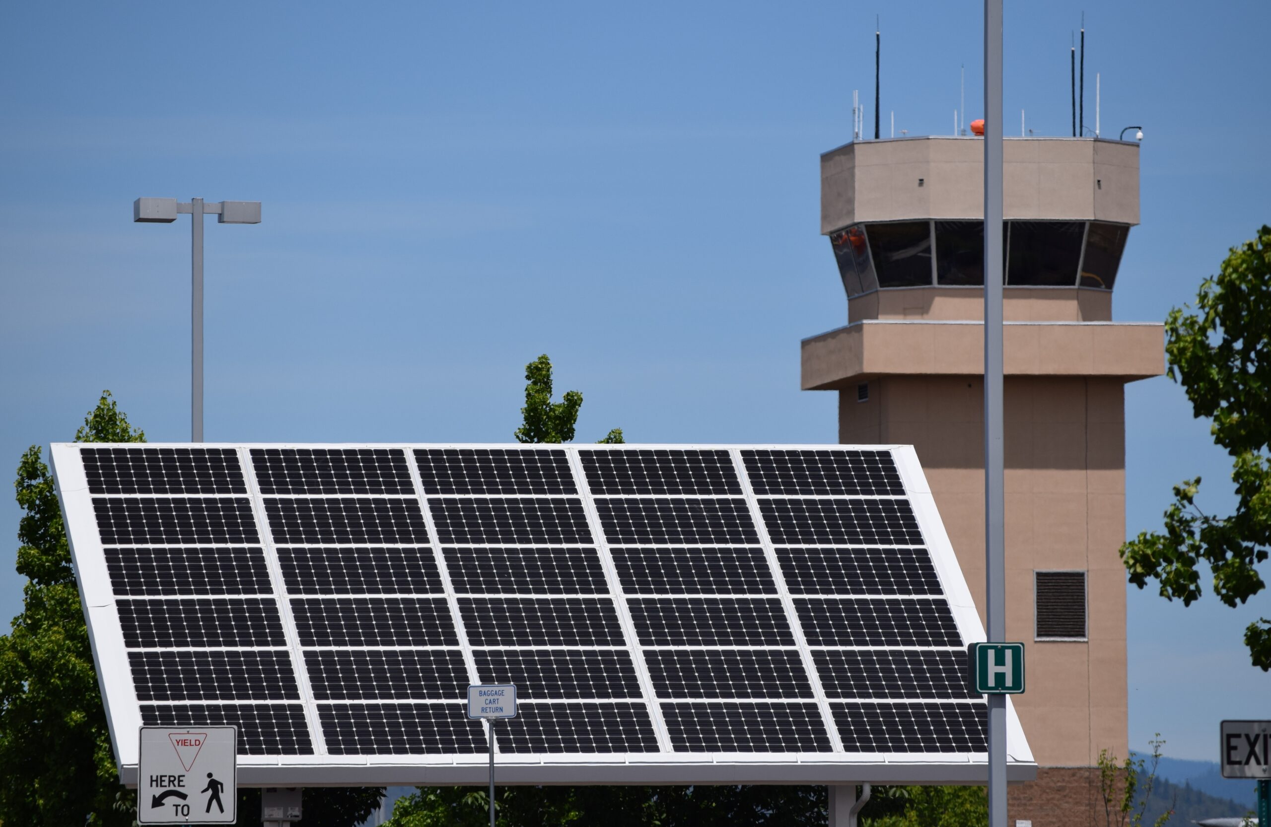 Australian airports could generate enough solar energy to power a regional city
